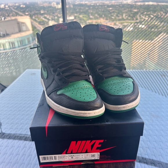 Jordan One Pine Green’s Size 9 M - Picture 4 of 5